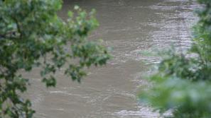 Reka Garnock je vzela dve mladi življenji.