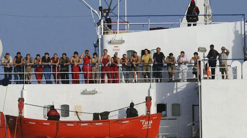 Ladja je prevažala večjo količino orožja in tankov.