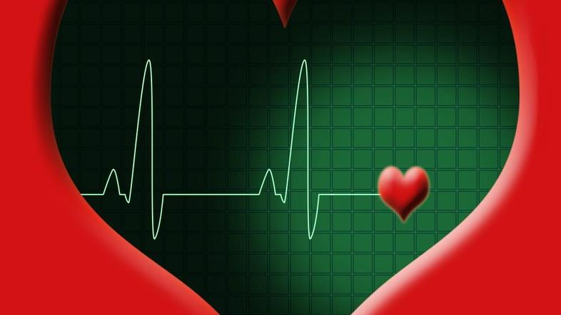 Kar pri dveh tretjinah klicev zaradi težav s srcem gre za lažni alarm, pravijo v
