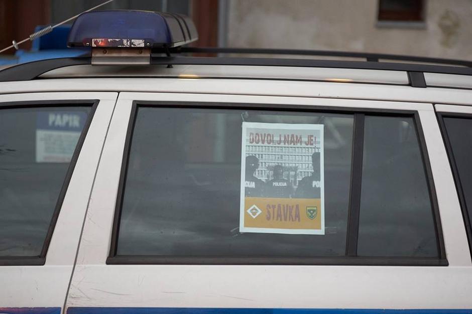 Policisjki avto stavka | Avtor: Žurnal24 main