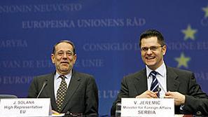 "Tadić je izgubil podporo pri EU," menijo pri Srbski radikalni stranki.