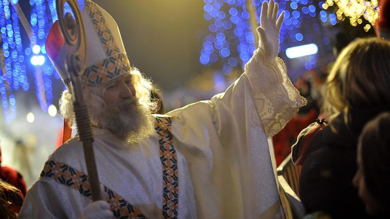 slovenija 05.12.12, Miklavz, parkelj, Miklavzev sprevod po Ljubljani, veseli dec