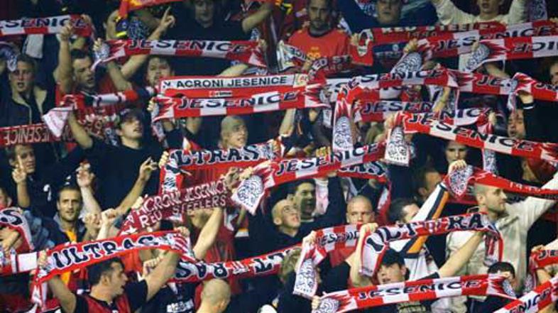 Strömberg bo še naprej navduševal dvorano Podmežakla.