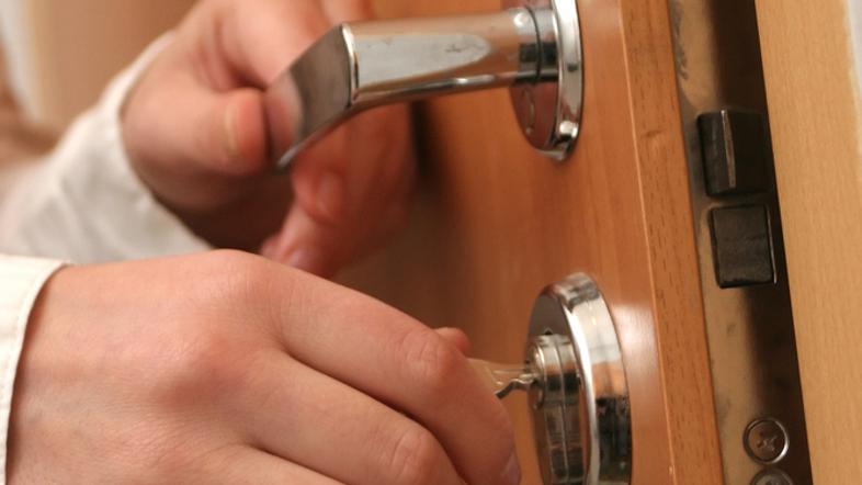 vrata, ključavnica, ključ