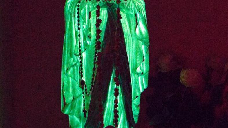 Svetleči kip Marije 