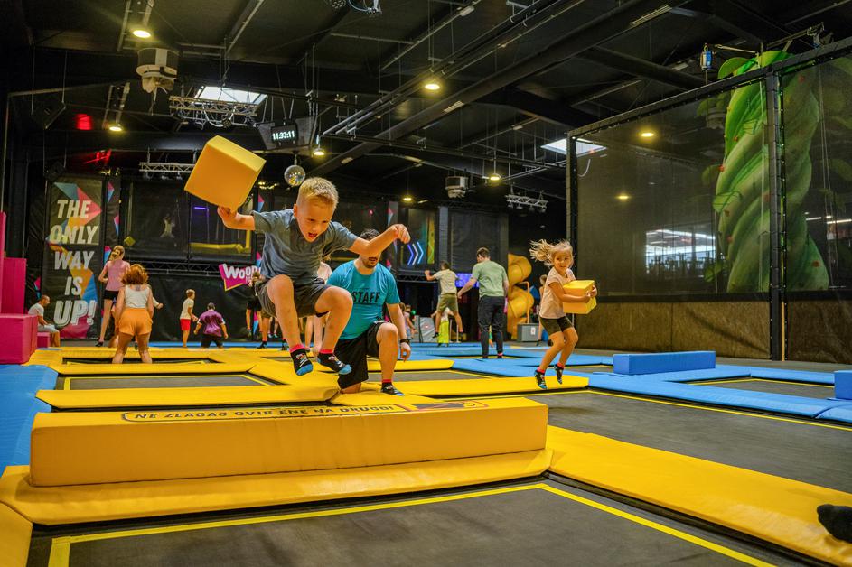 WOOP!, Gibaj z nami, otroci, šport