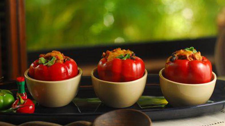 Polnjena paprika je zadetek v polno ne glede na gosta.