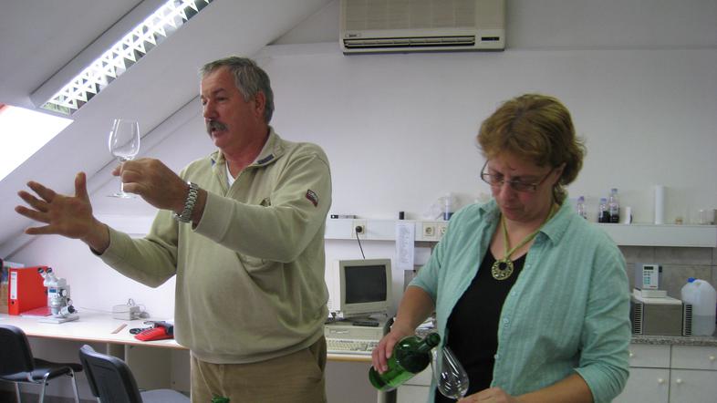 Janez Šekoranja in direktorica zadruge Barbara Brglez Beričnik sta predstavila z