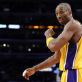 Kobe Bryant in ostali Jezerniki so pokazali, kdo je glavni v mestu. (Foto: Reute