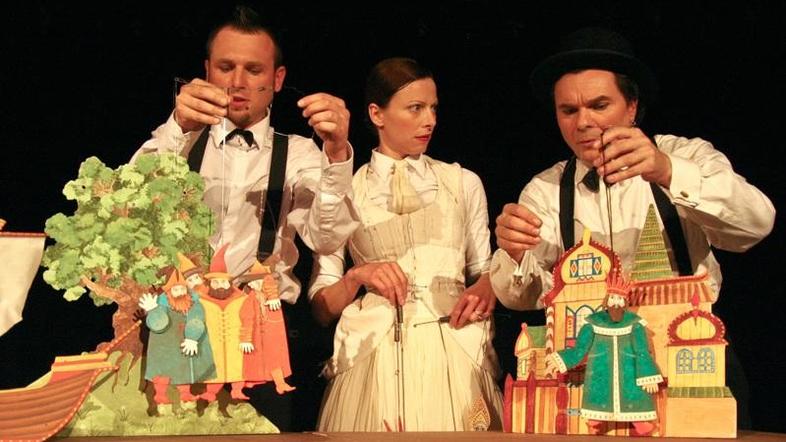 Predstava traja 1 uro in nima odmora. (Foto: SNG drama Maribor)