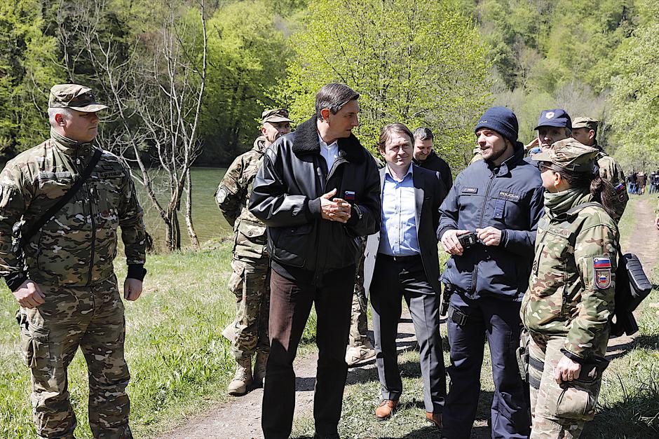 ogled vojaških sil na meji s Hrvaško | Avtor: Saša Despot