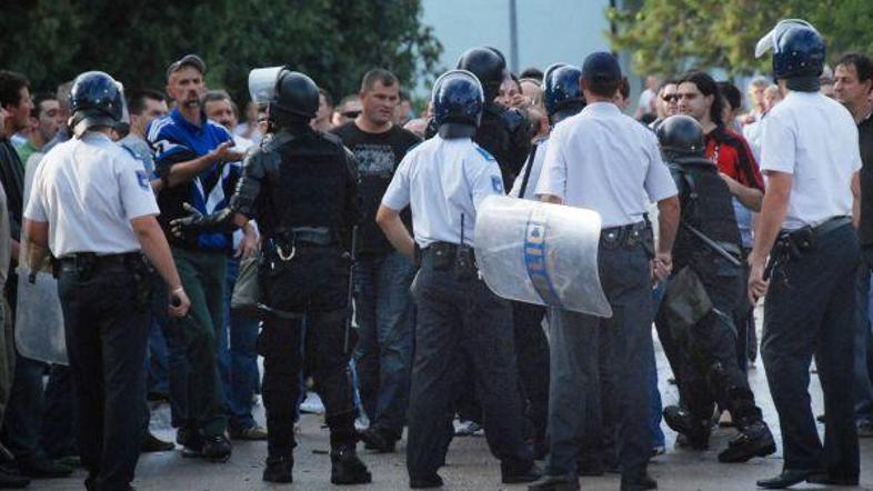 Policija je morala posredovati po novih izgredih med navijači Sarajeva in Široke