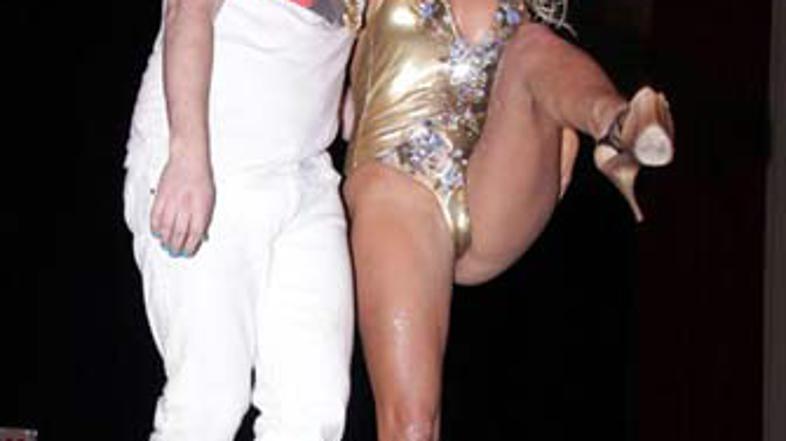 Pamelina kung-fu predstava je bila nepozabna.