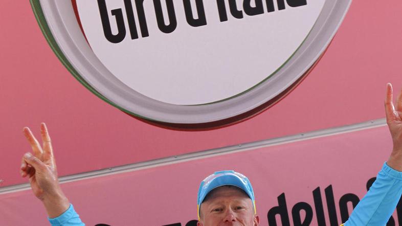 Aleksander Vinokurov je po sedmi etapi dirke po Italiji oblekel rožnato majico. 