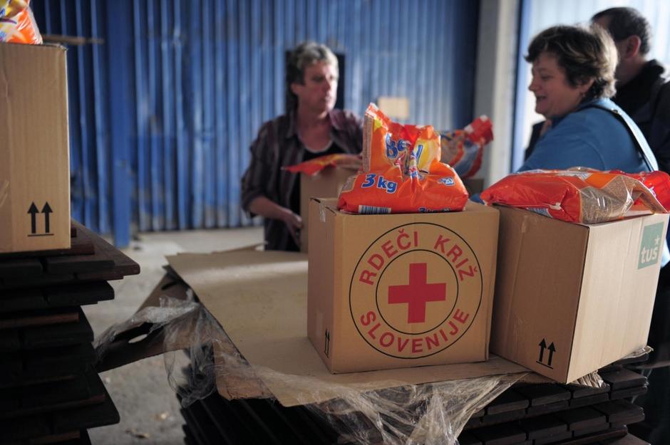 Stajerska 10.12.10, paket, rdeci kriz, humanitarno, foto: gregor katic | Avtor: Gregor Katič