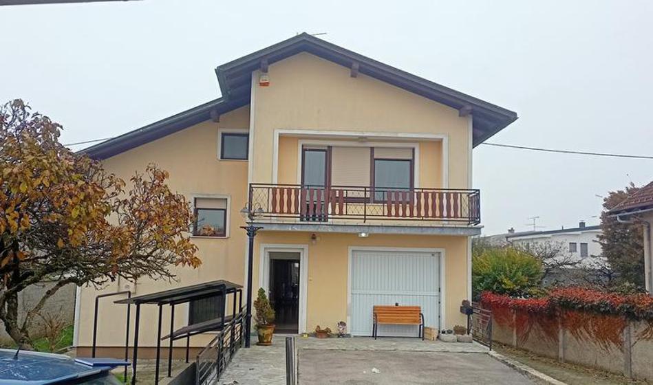 Zločin v Rugljevi hiši: Ugotovila sem, da še diham, psiček mi je lizal rane
