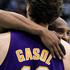Kobe Bryant in Pau Gasol sta se lahko objela po novi zmagi. (Foto: Reuters)