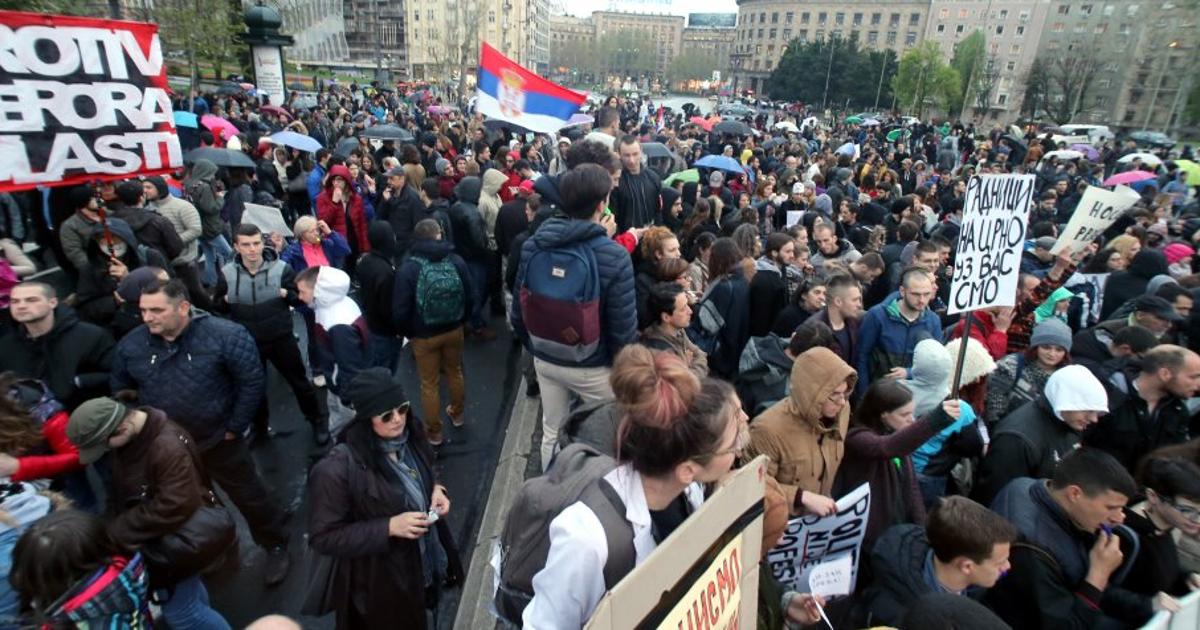 Митинги против выборов. Митинг в Сербии. Протесты против Вучича в Сербии. Враждебные демонстрации в Вене против сербов. В Сербии прошли митинги против США.