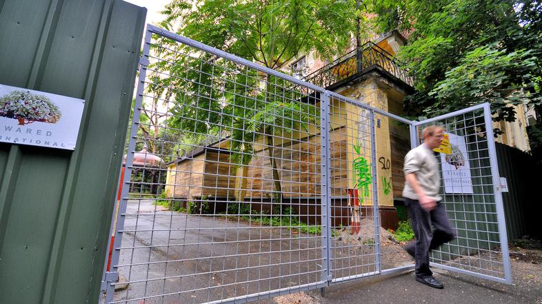 Kupec hotela Bellevue, podjetje Mawared International, je hotel že ogradil.