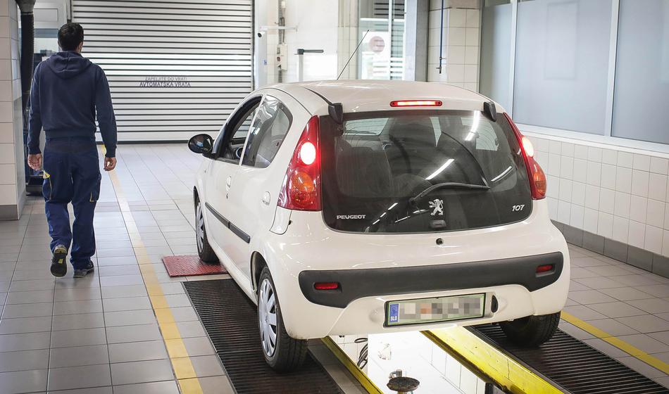 EU zaostruje tehnične preglede: kaj vse se bo spremenilo za voznike?