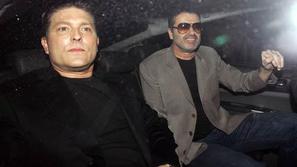 Kennyju ni več do smeha.