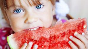 Zdrava prehrana pri otrocih je pomembna tudi za njihov inteligenčni kvocient. (F