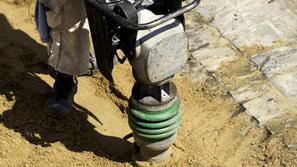 Delež sive ekonomije v Sloveniji po različnih ocenah predstavlja med 17 in 25 od