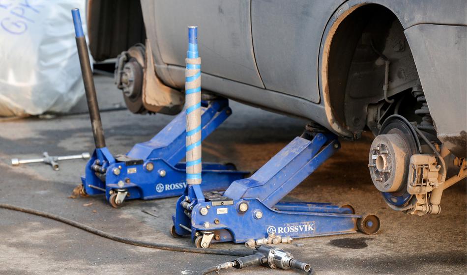 Vzdrževanje avta: Kako lahko privarčujete veliko denarja?