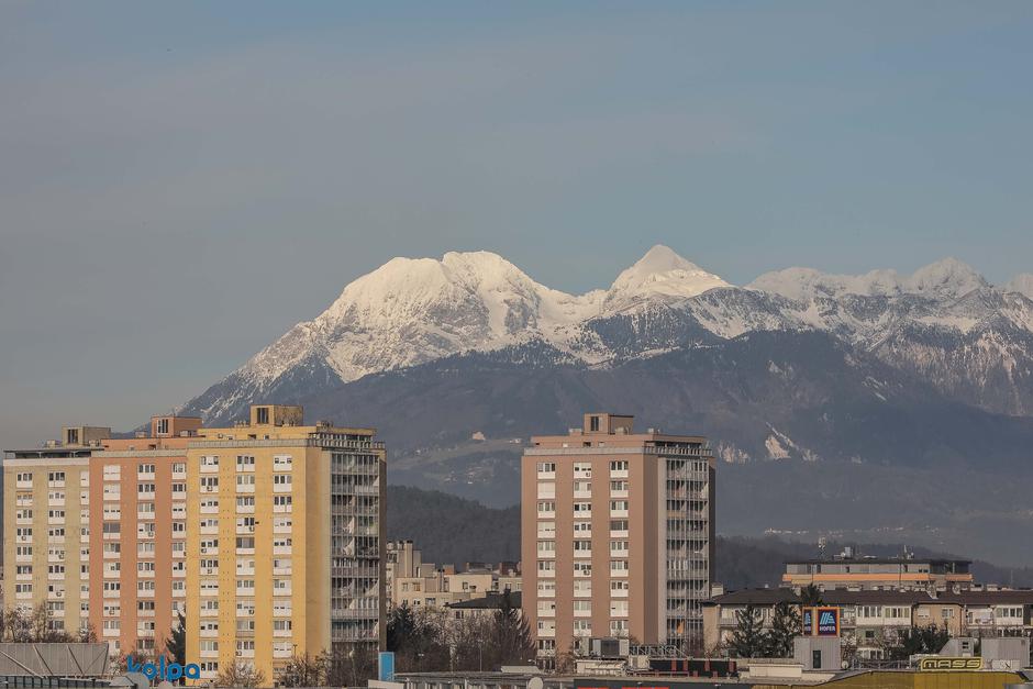 stanovanjski blok | Avtor: Saša Despot