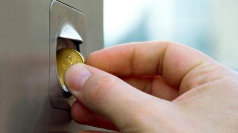 Japonska mladina za nakup cigaret ne bo potrebovala le dovolj kovancev, ampak tu