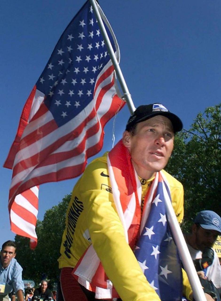 Armstrong Tour dirka po Franciji Amerika ameriška zastava | Avtor: EPA