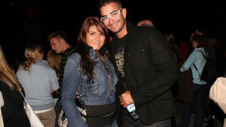 Trenutno oba pišeta diplomo.