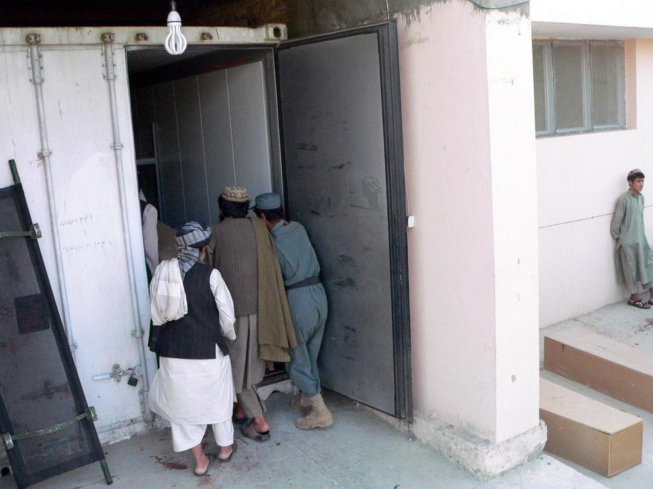 Afganistan, poroka, samomorilski napadalec