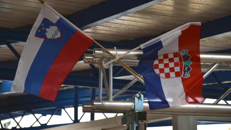Slovenska in hrvaška zastav