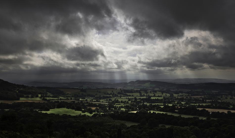 Pred nami je buren teden