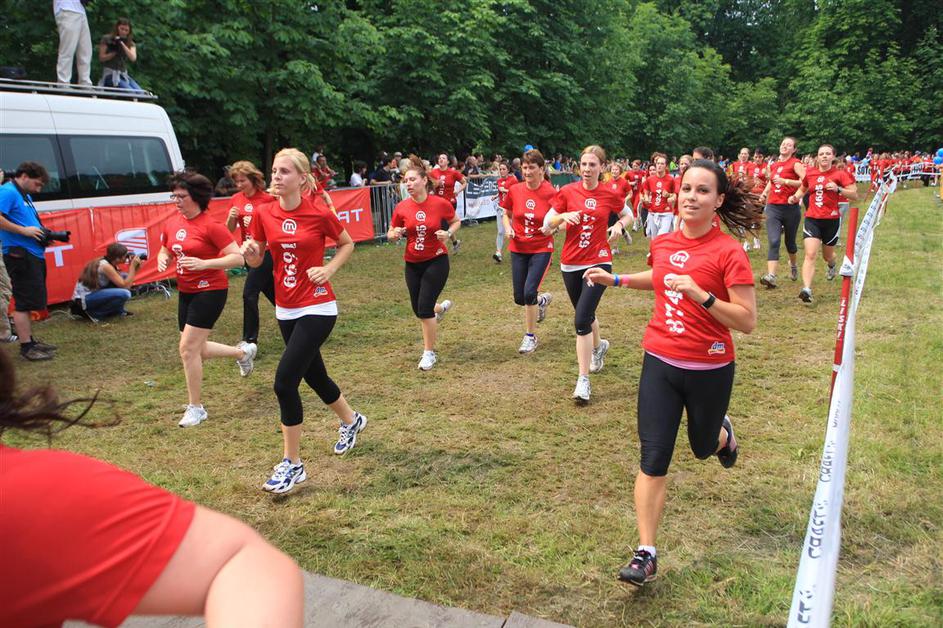 Če želite visokoresolucijsko fotografijo, nam pošljite elektronsko sporočilo na 