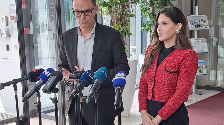Anže Logar in Eva Irgl po sestanku o oblikovanju koalicije