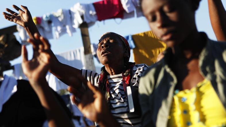 Haitijska policija je v soboto aretirala deset ameriških državljanov, ki so žele