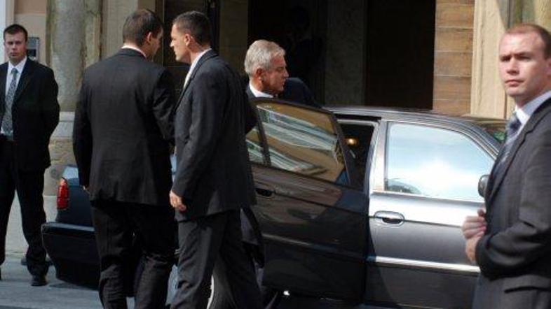 Čeprav je Sanaderju pravica do varovanja že potekla, so mu jo podaljšali. (Foto: