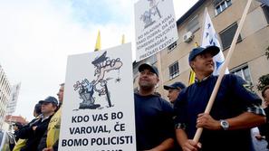 protest, poklicni delavci, policisti