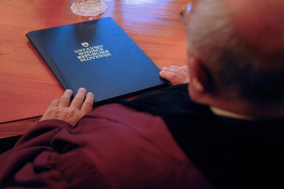 Ustavni sodniki so državnemu zboru naložili, naj v dveh mesecih po objavi njihov | Avtor: Žurnal24 main