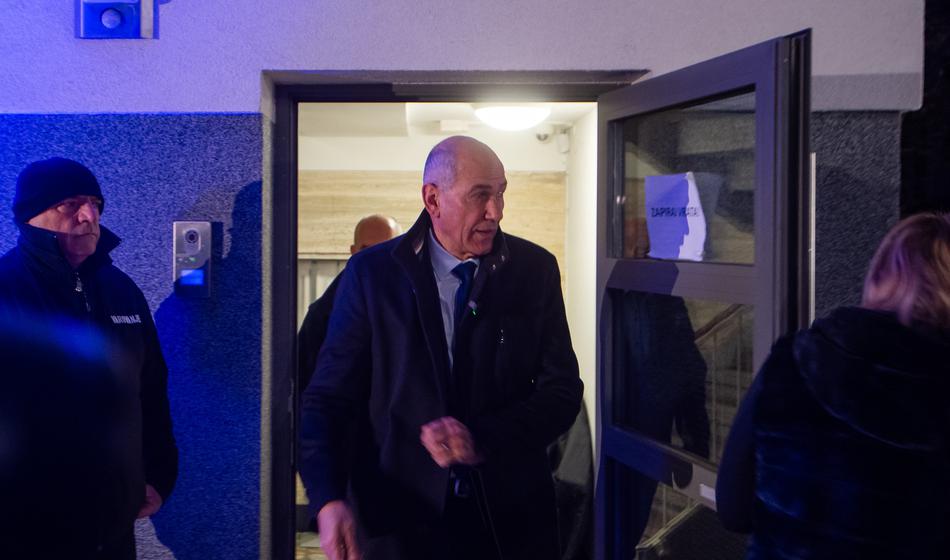 Preštetih 74 odstotkov glasov, SDS še vedno vodi