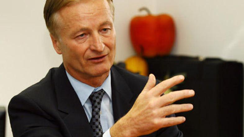 ''Obiski predstavnikov farmacevtskih podjetij morajo potekati ob koncu ordinacij