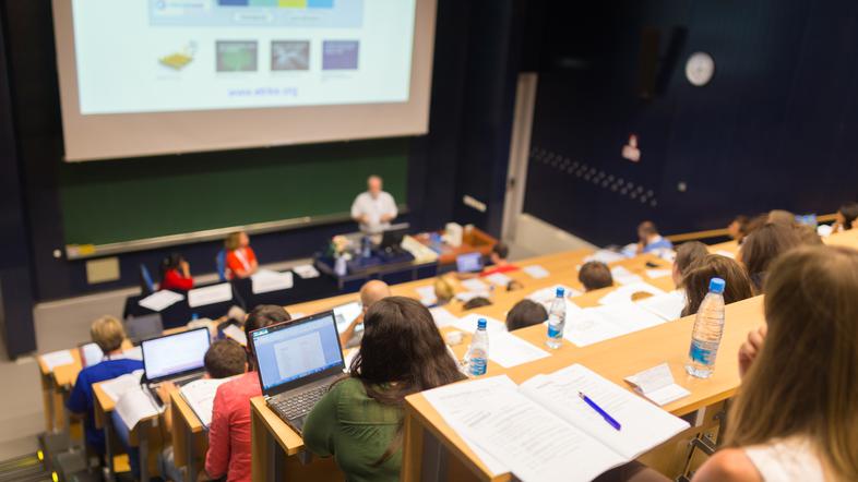 Študenti na univerzi