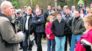 Na Cerodu se je zbralo okoli sto nezadovoljnih okoličanov, čeprav so jih pričako