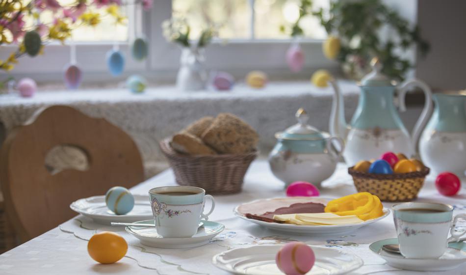Velikonočni zajtrk bo letos dražji: Ne boste verjeli, za koliko se je v enem letu podražila hrana
