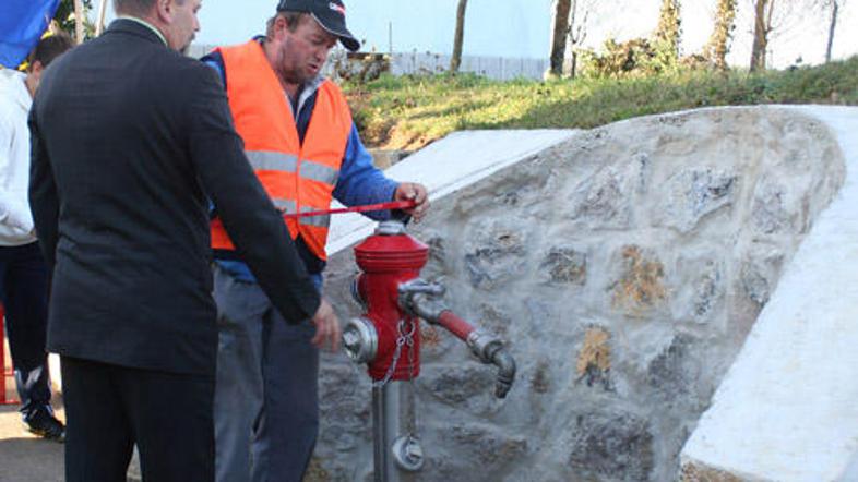 Z izgradnjo vodovoda so pitno vodo dobili še v zadnji ulici v Žužemberku.