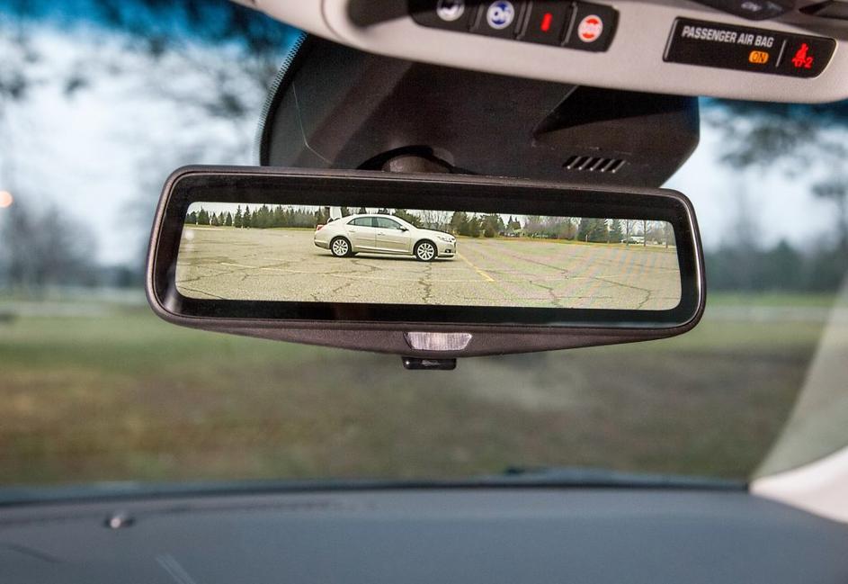 Cadillacovo vzvratno ogledalo
