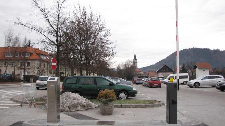 Stanovalci Zupančičeve na levi so vrsto let brezplačno uporabljali parkirišče na