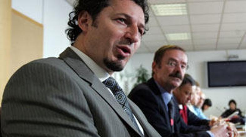 Vlačič poudarja, da cena mesečne vinjete še ni dokončno določena.